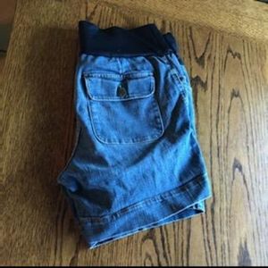 Maternity shorts